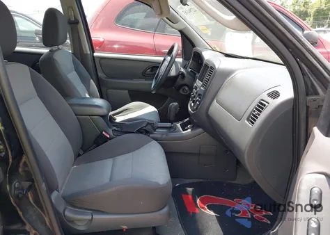 2005 Ford Escape Xls из США, поврежденный, VIN 1FMYU02Z55KA15202